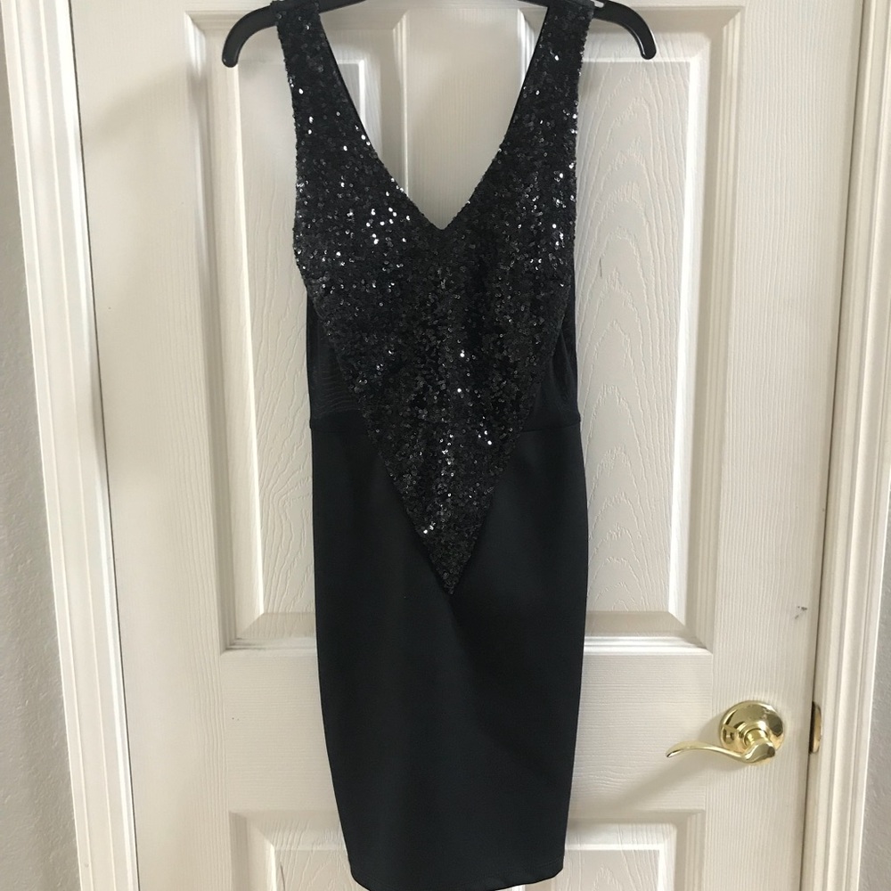 Cute Holiday dress! Black size Small